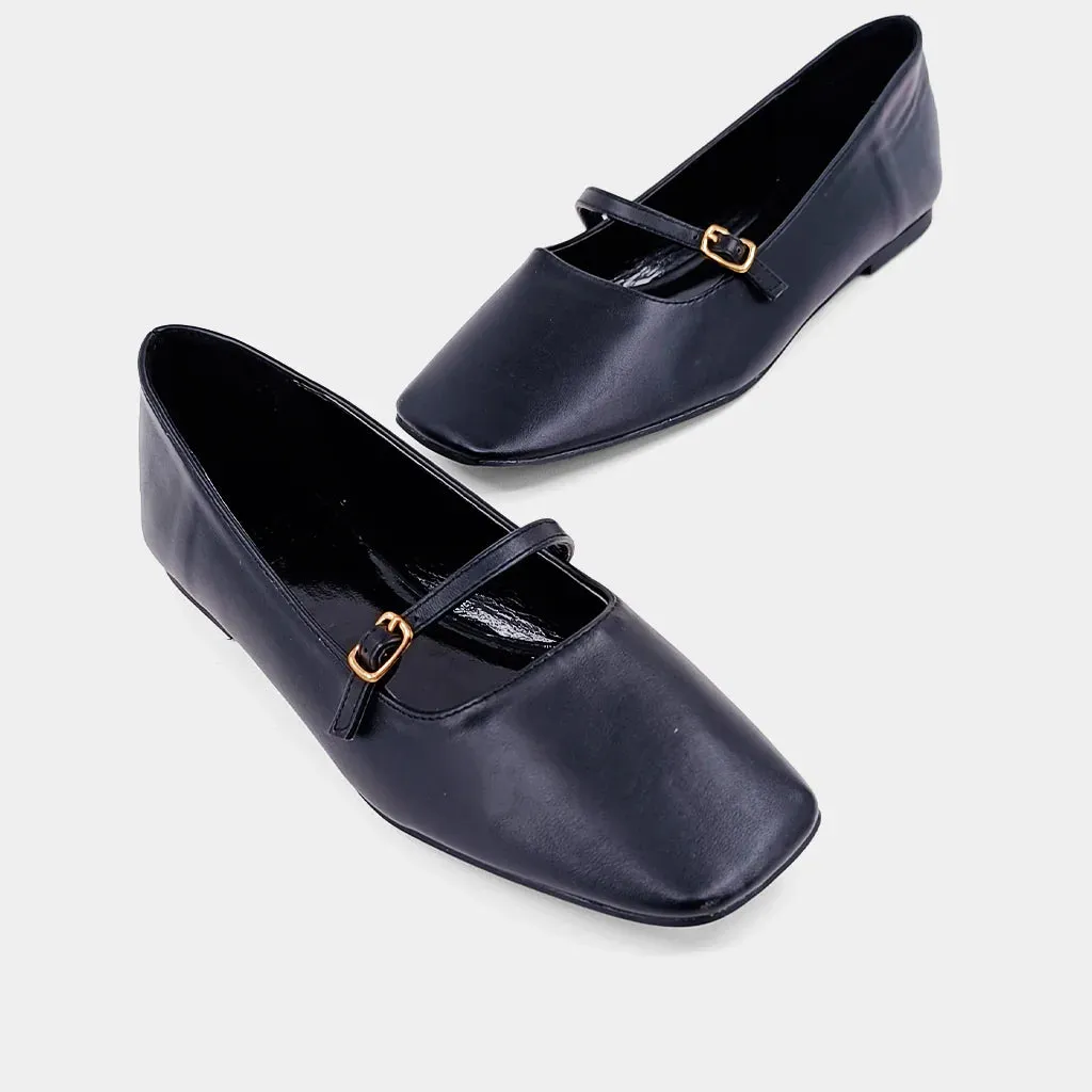 Adele Flat