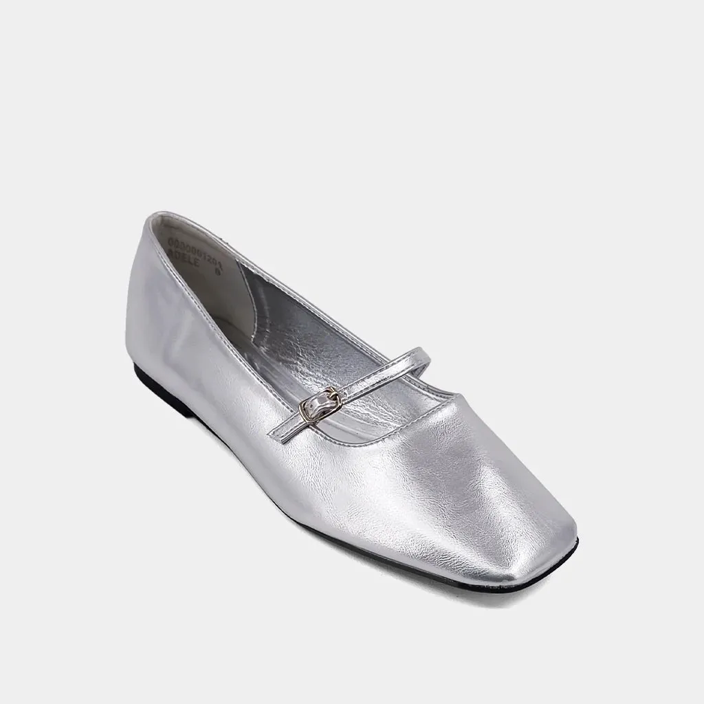 Adele Flat