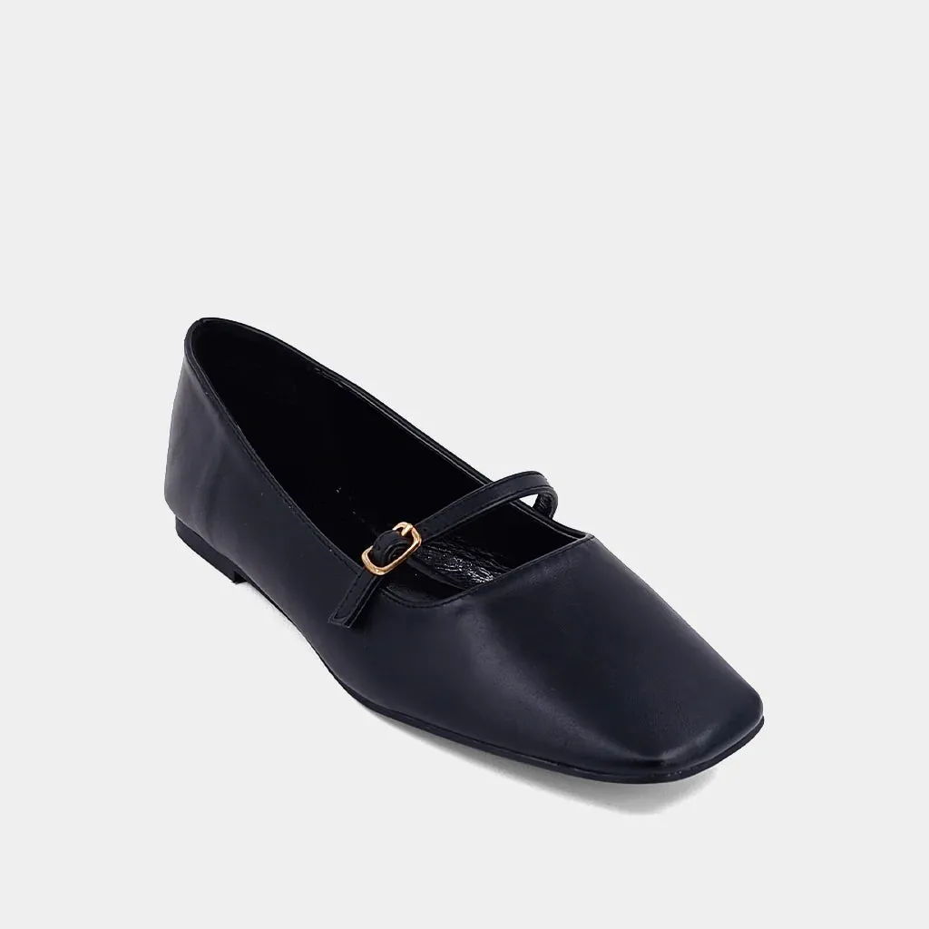 Adele Flat
