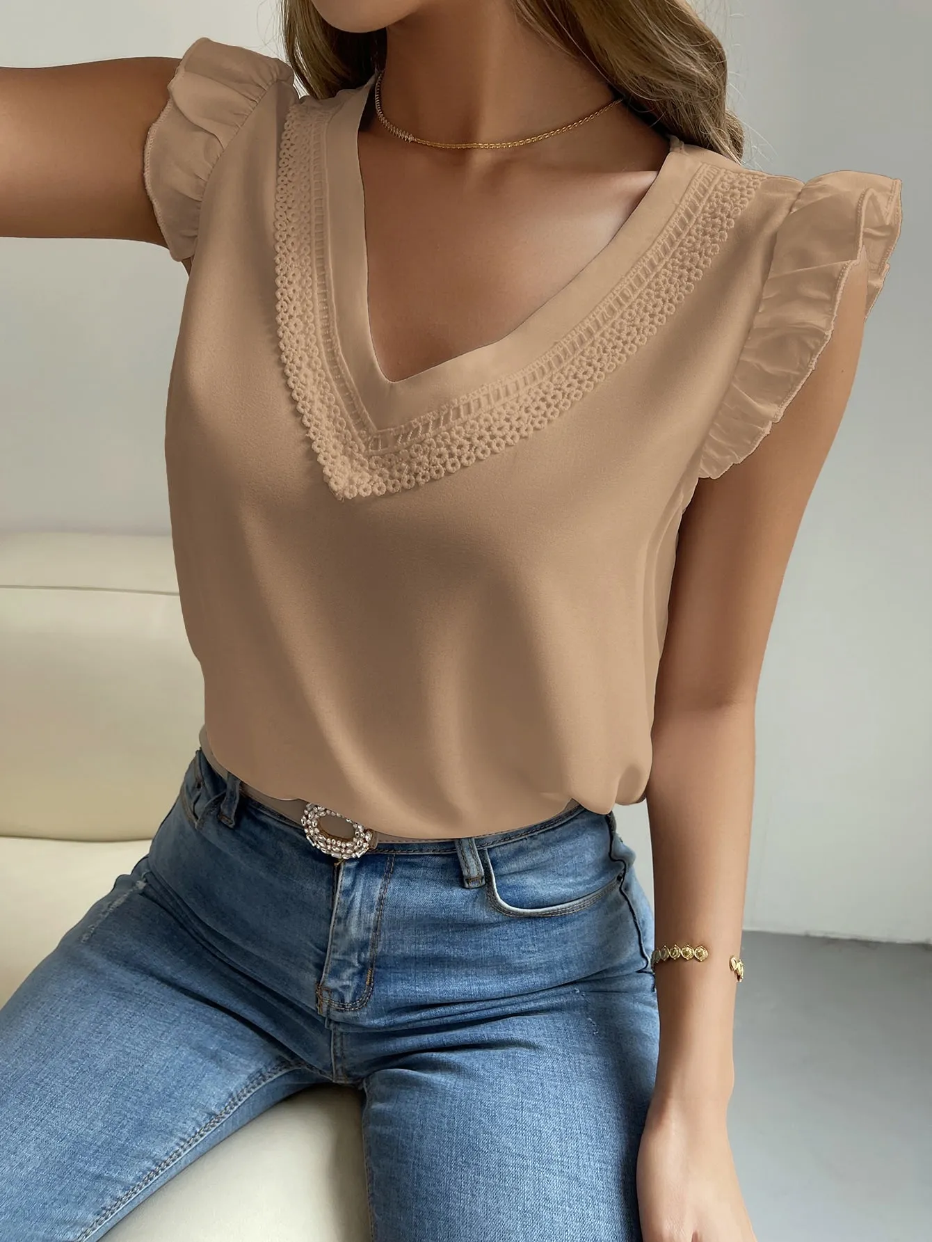 Cherry Vibes Blusa Panel con Encaje y Volante -
