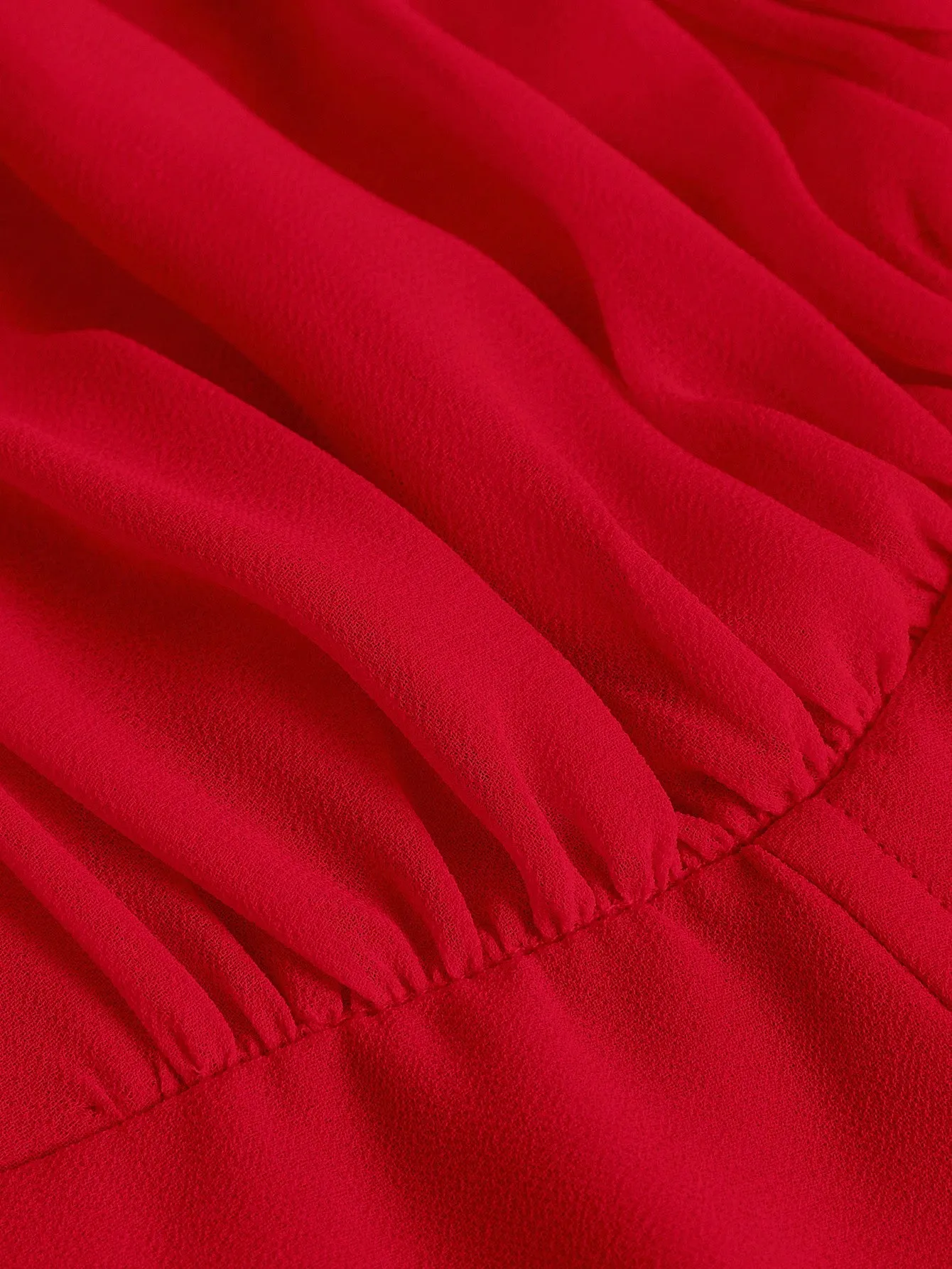 Cherry Vibes: Vestido Rojo de Tirantes para Citas Nocturnas