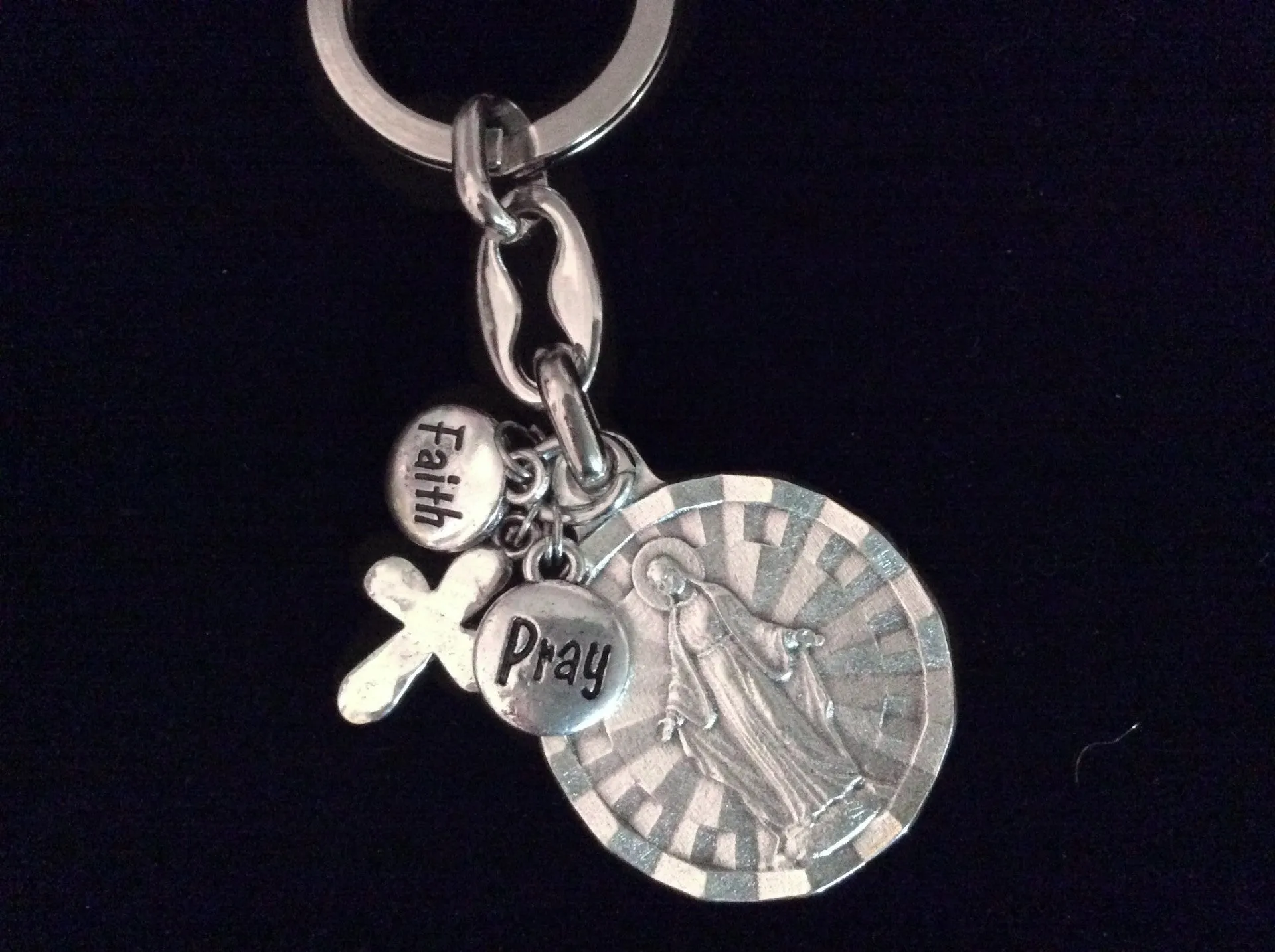 Miraculous Medal Key Chain Medal Silver Key Ring Virgin Mary Catholic Medal Gift Inspirational Jewelry