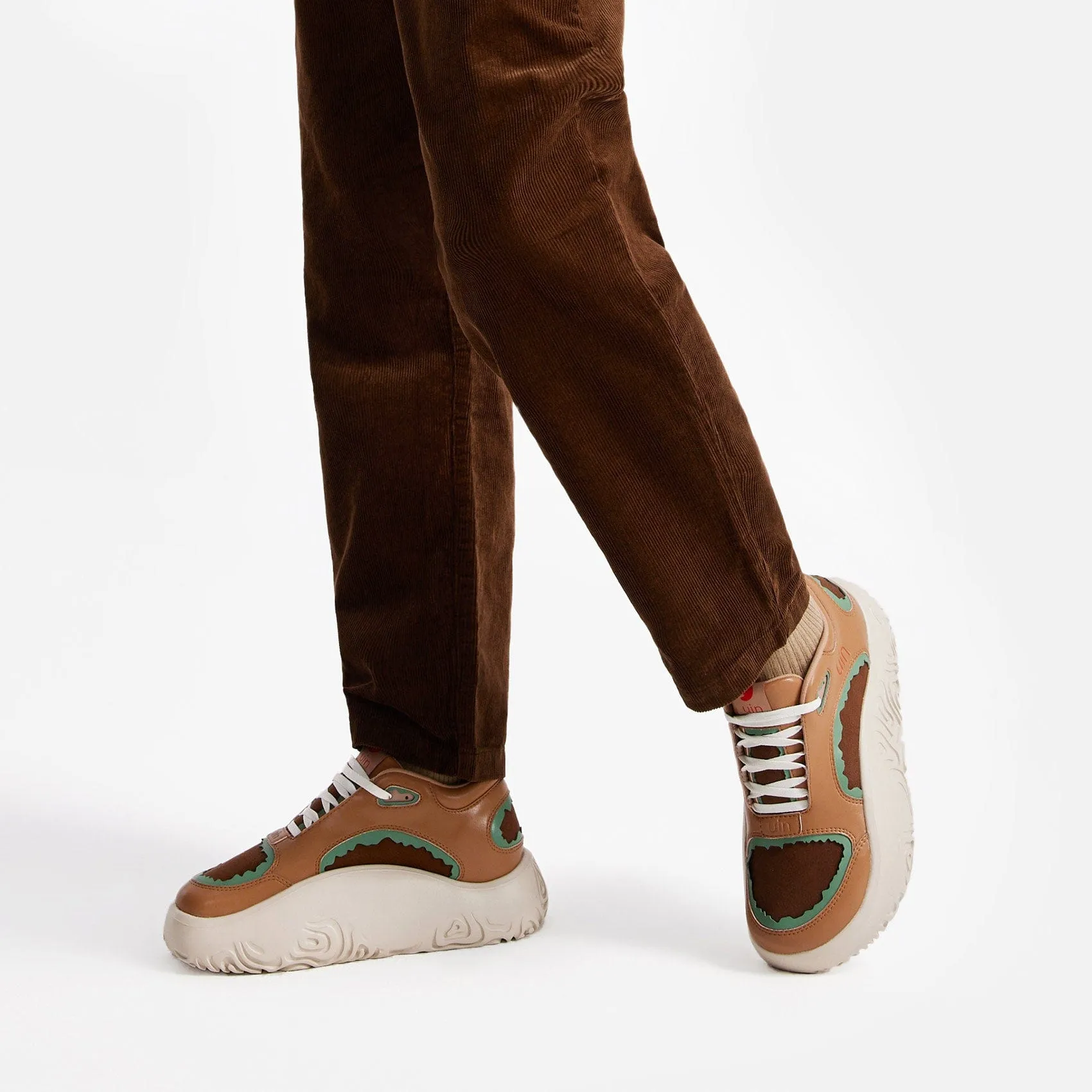 Oak Brown White Vigo V Men