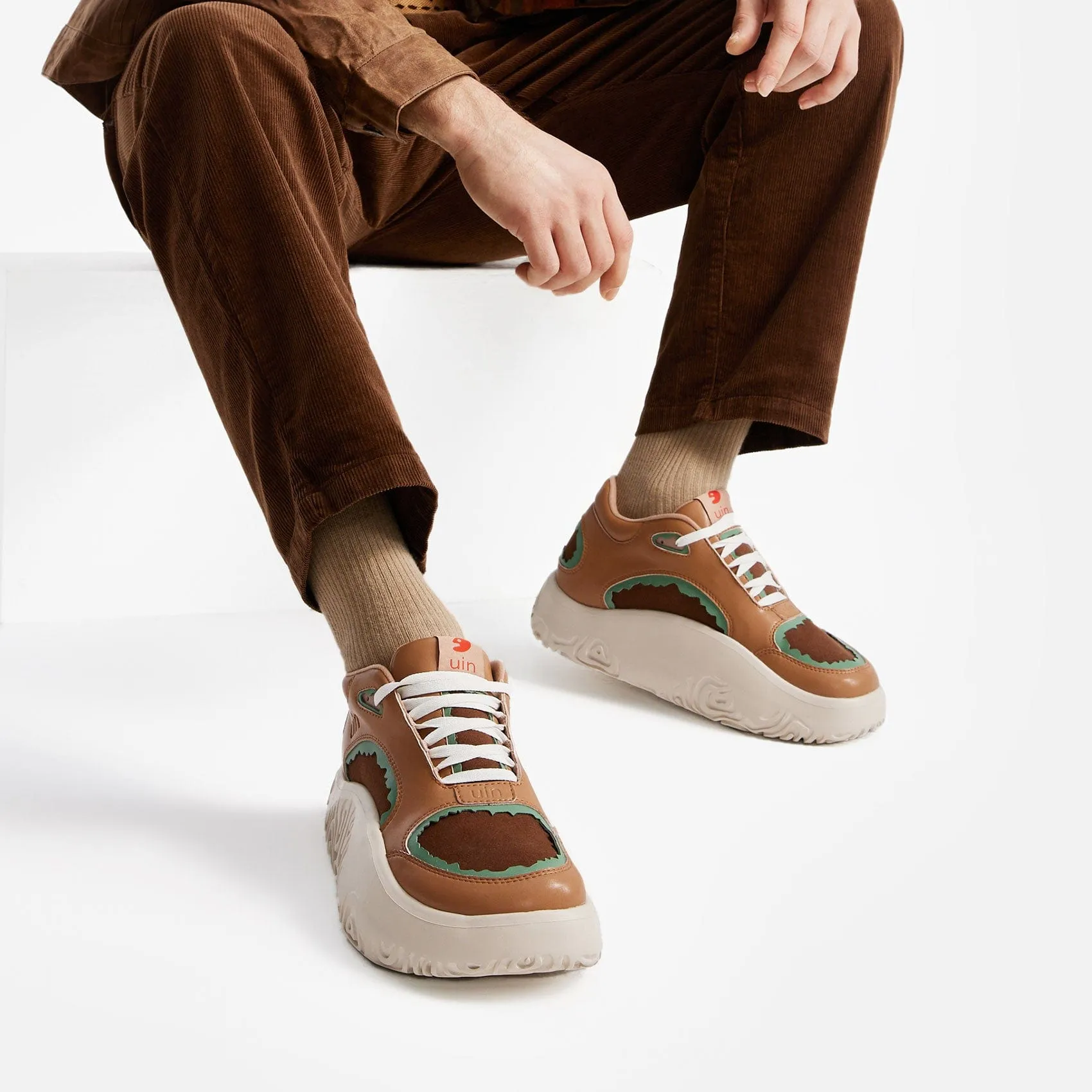 Oak Brown White Vigo V Men