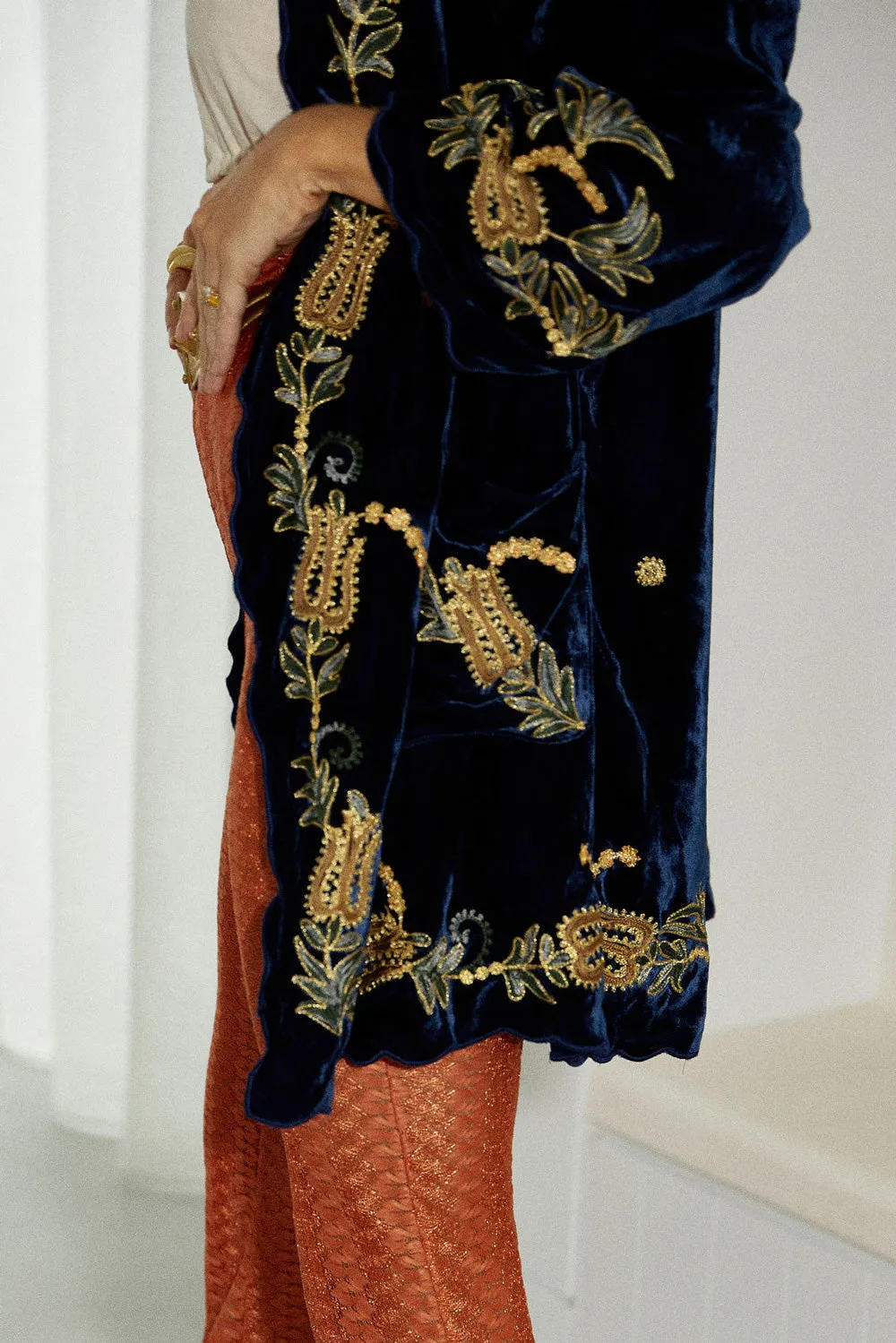 Proud Mary Silk Velvet And Embroidered Short Housecoat - Midnight