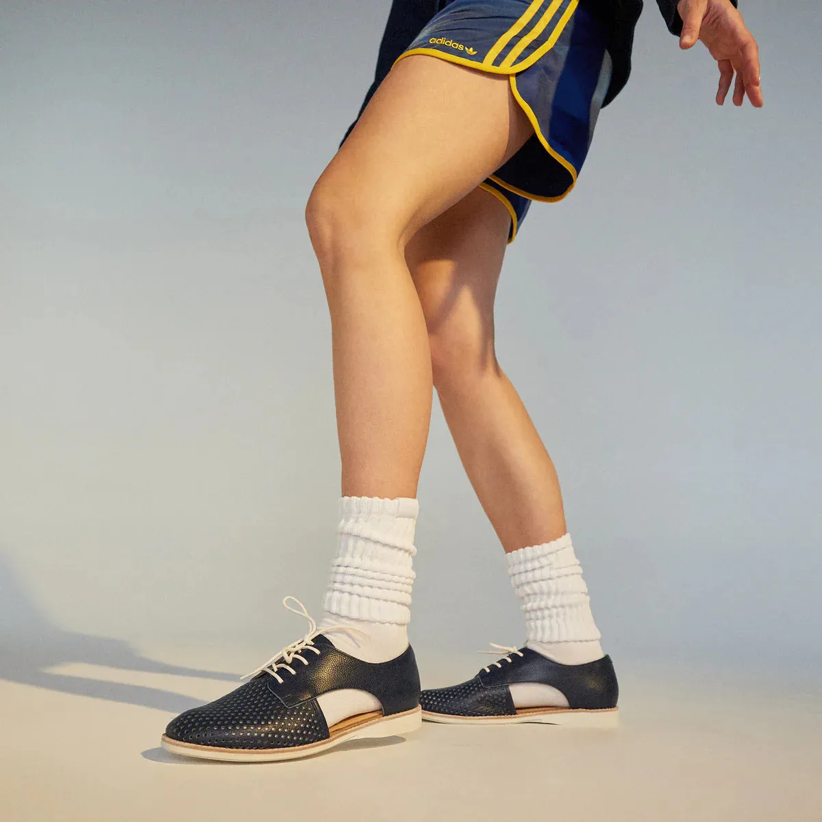 Side Cut Punch Shoe - Navy Tumble