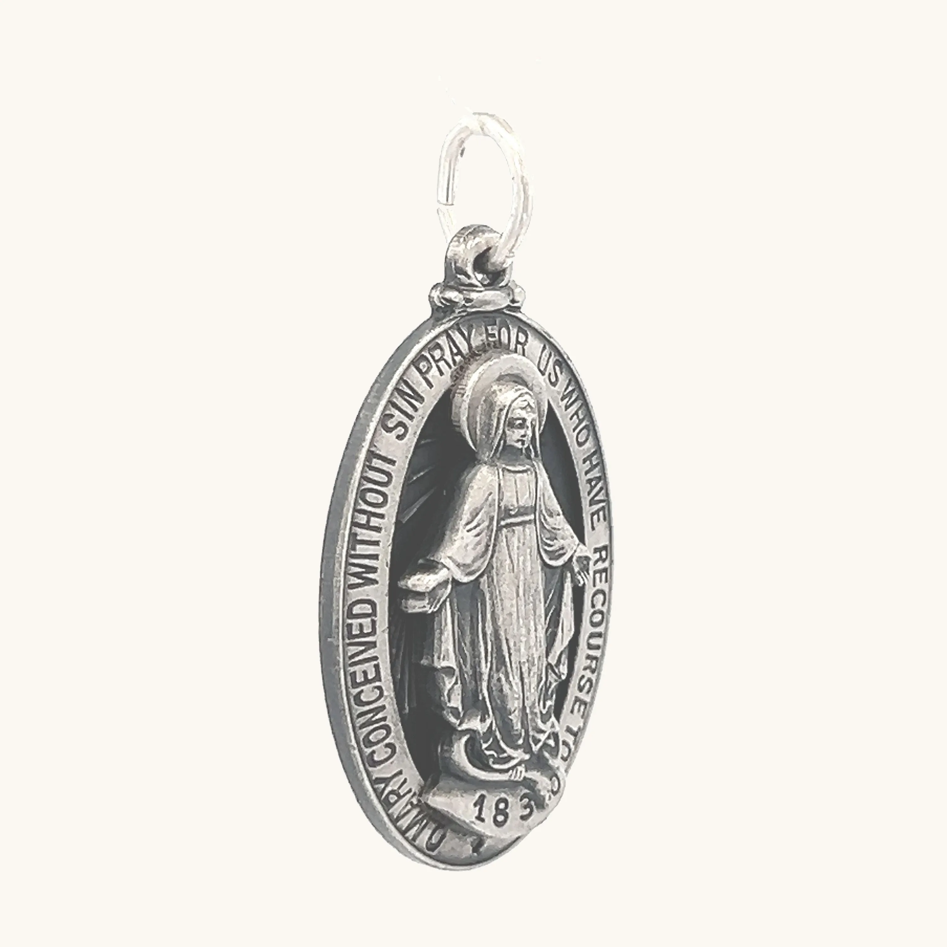 STERLING SILVER RAISED MIRACULOUS FIGURE MEDAL | OVAL