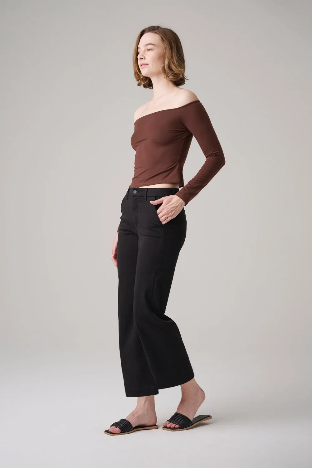 The Malibu Wide Chino Cropped  |  Jet Black