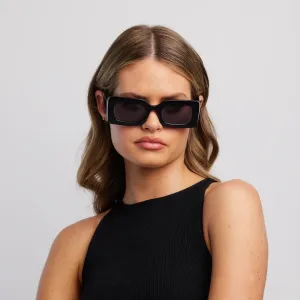 Twiggy Black