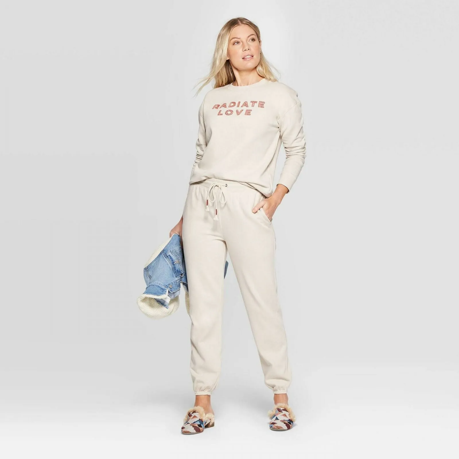 Universal Thread Women's Crewneck Radiate Love Embroidered Sweatshirt