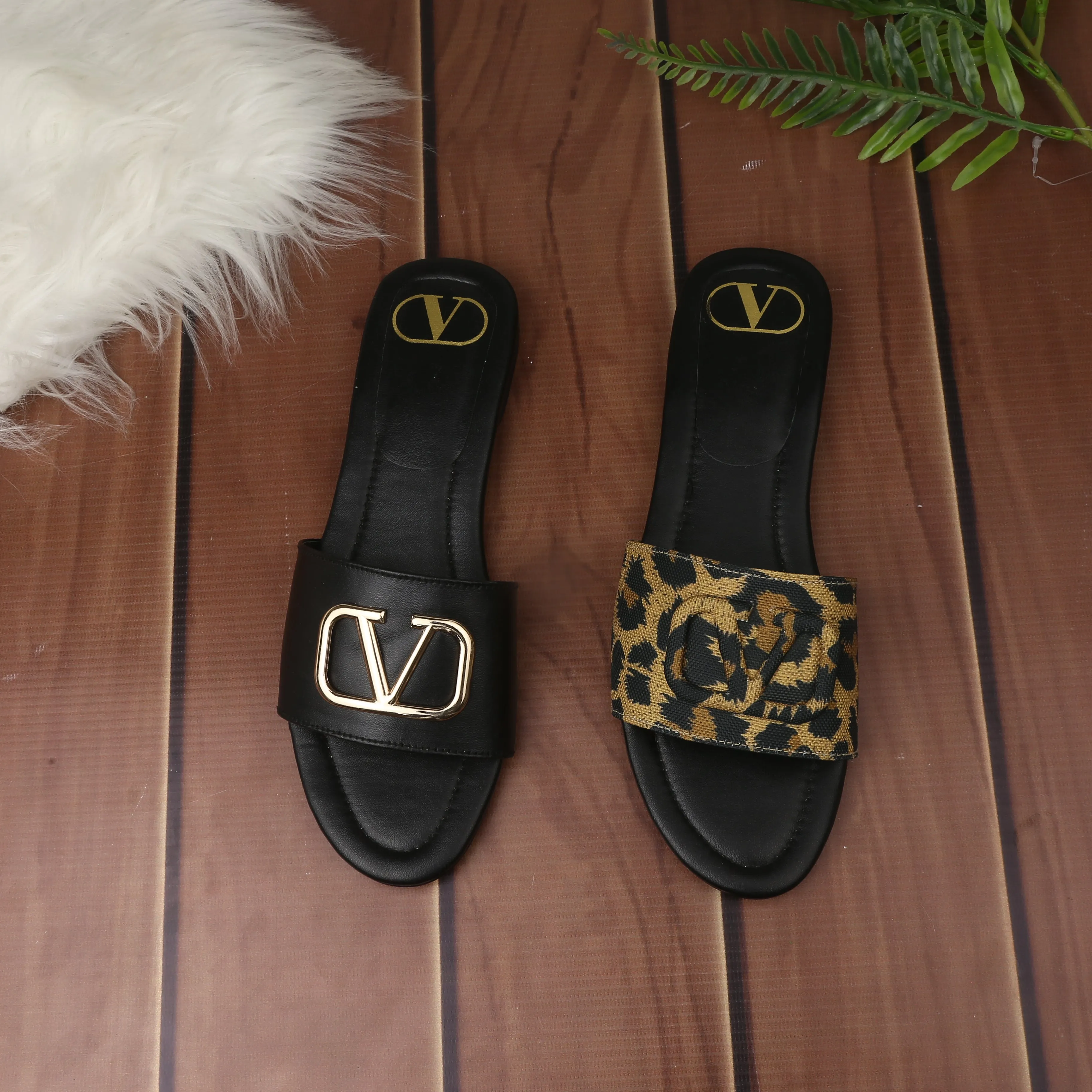 Valntino Basic Flats (Black)