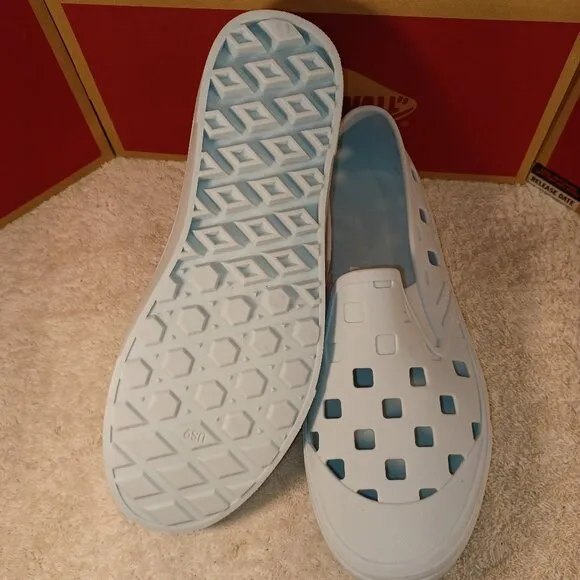 Vans Men's 9/Women's 10.5 Slip On Trek Delicate Blue Skate Water VN0A5HF8YRQ