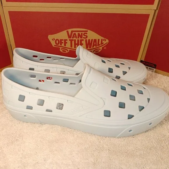 Vans Men's 9/Women's 10.5 Slip On Trek Delicate Blue Skate Water VN0A5HF8YRQ